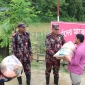 হরিণা জোন কমান্ডার বন্যায় ক্ষতিগ্রস্থদের মাঝে ত্রাণ সামগ্রী বিতরণ করেছেন